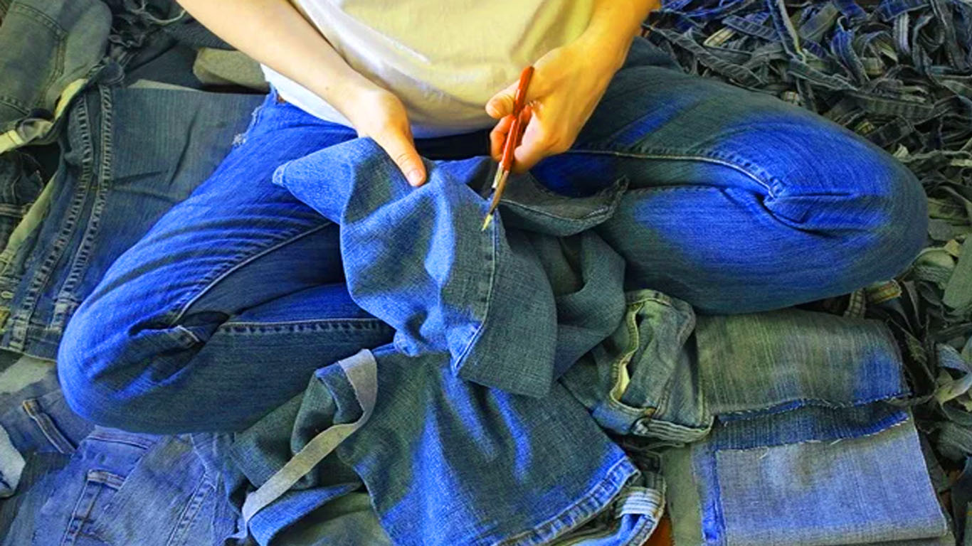 Projetos Inusitados usando Restos de Jeans Velho que você iriam para o lixo