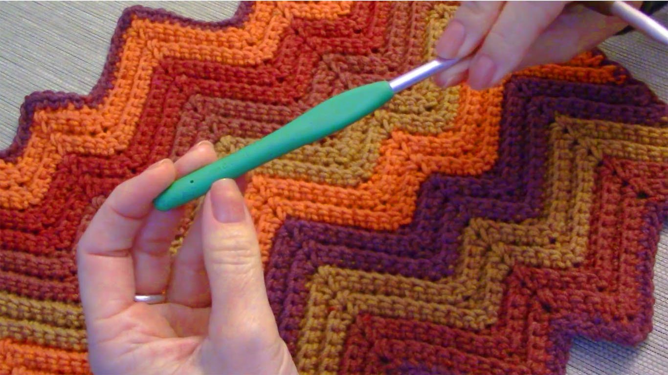 Encantador ponto chevron zig-zag de crochê para aplicar em peças únicas e belas