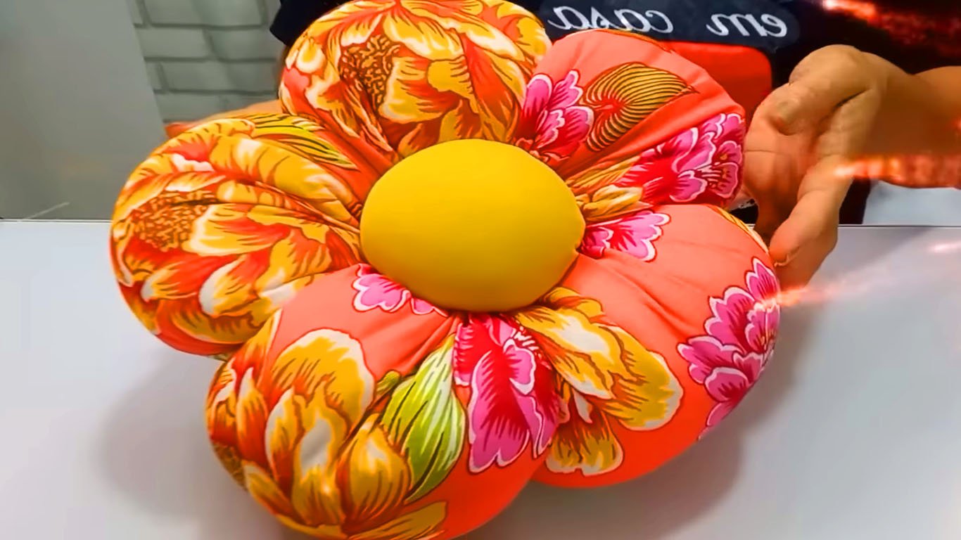 Almofada de fuxico flor sem máquina de costura mais fácil do mundo