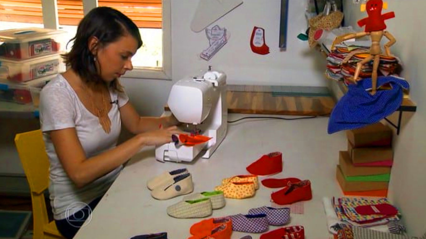Brasileiras largam trabalho e acertam como ganhar mais renda em 2022 com artesanato, costura e crochê