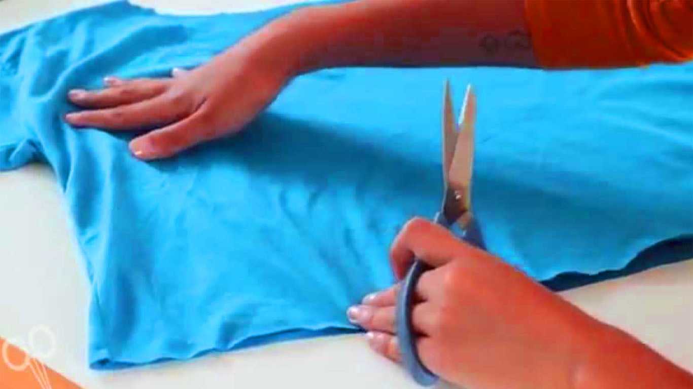 Como fazer uma camisa em 8 passos na costura mesmo sem ter experiência